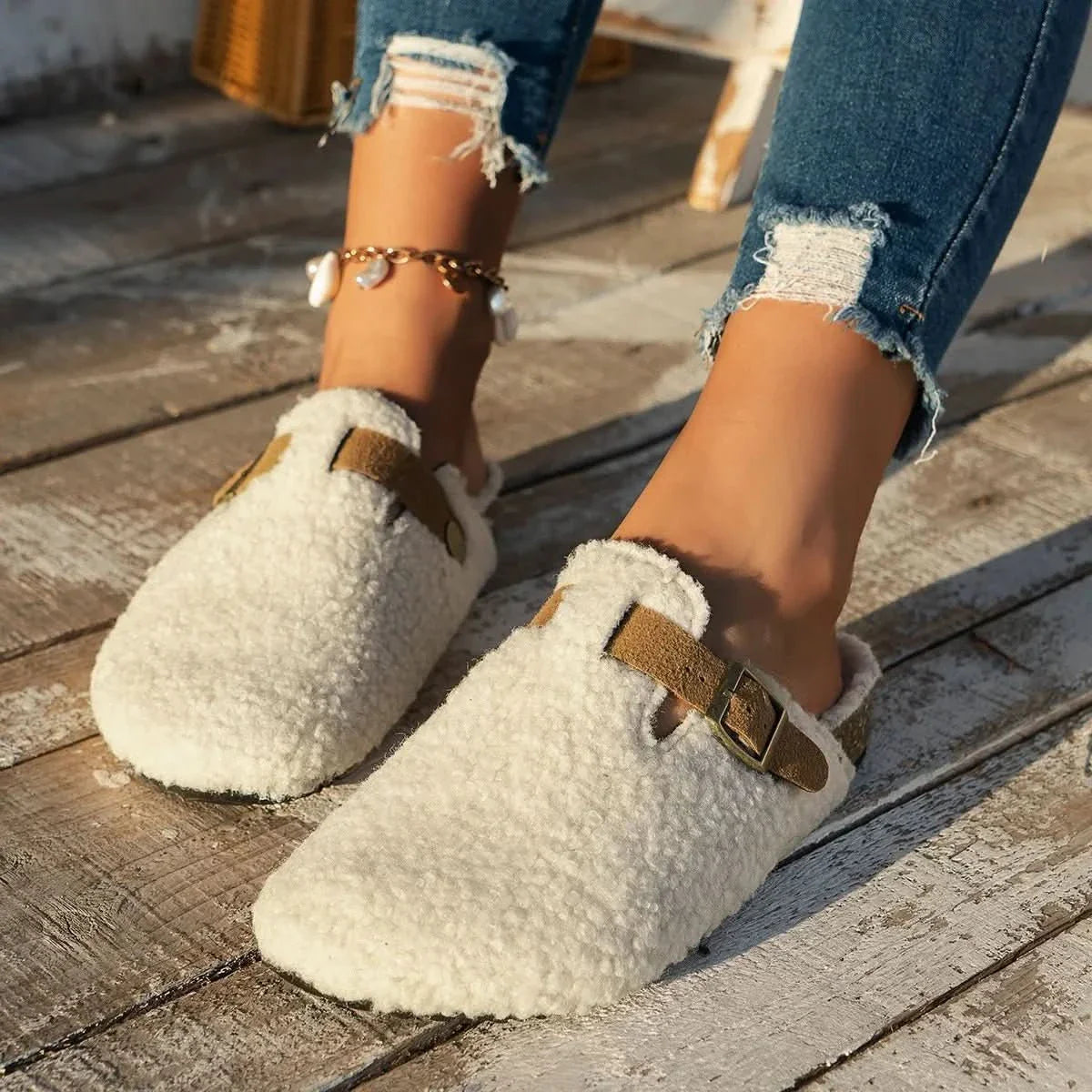 Lily | Women’s Buckle Detail Slippers | Closed Toe Slip On Indoor Footwear-Women Shoes-Eltrendio